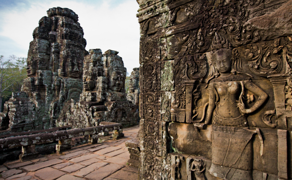 Temple Angkor au Wambodge, en pierre à découvrir lors d'un circuit sur mesure organise par un travel planner